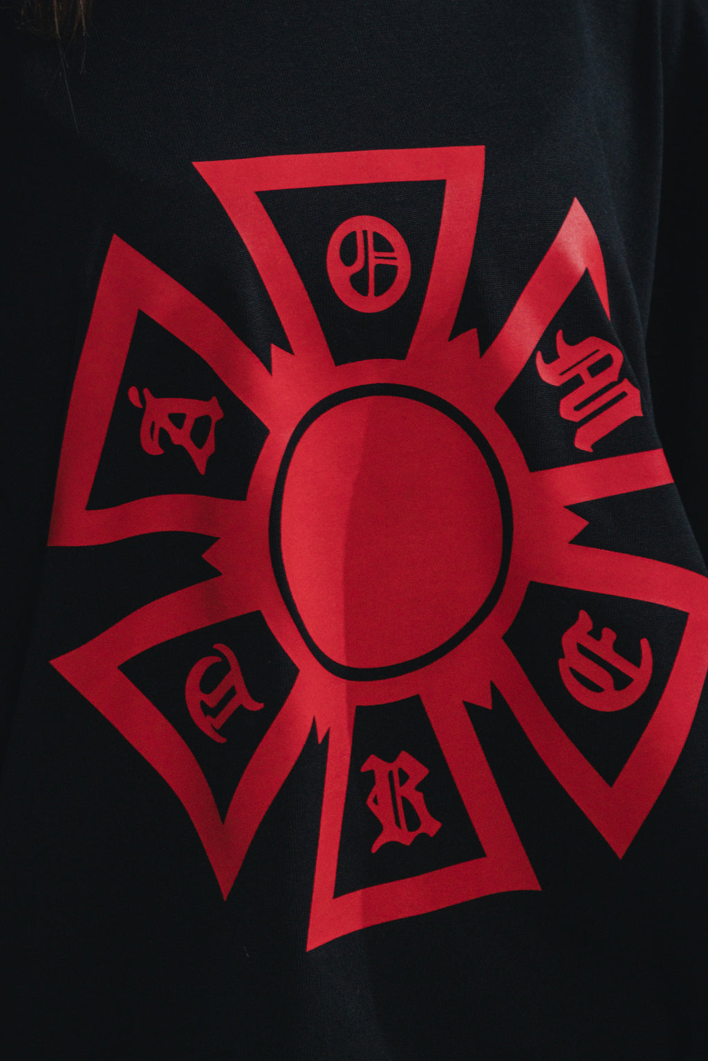 OMERTA SLEEVELESS BOXY TEE