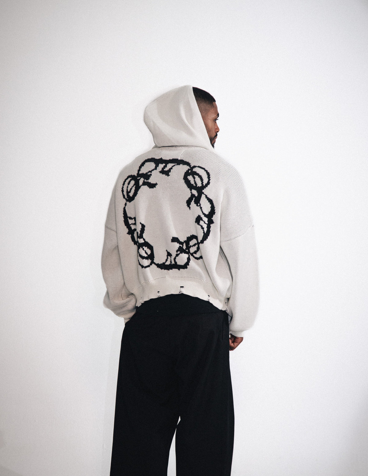 OMERTA WHITE KNITTED ZIP HOODIE