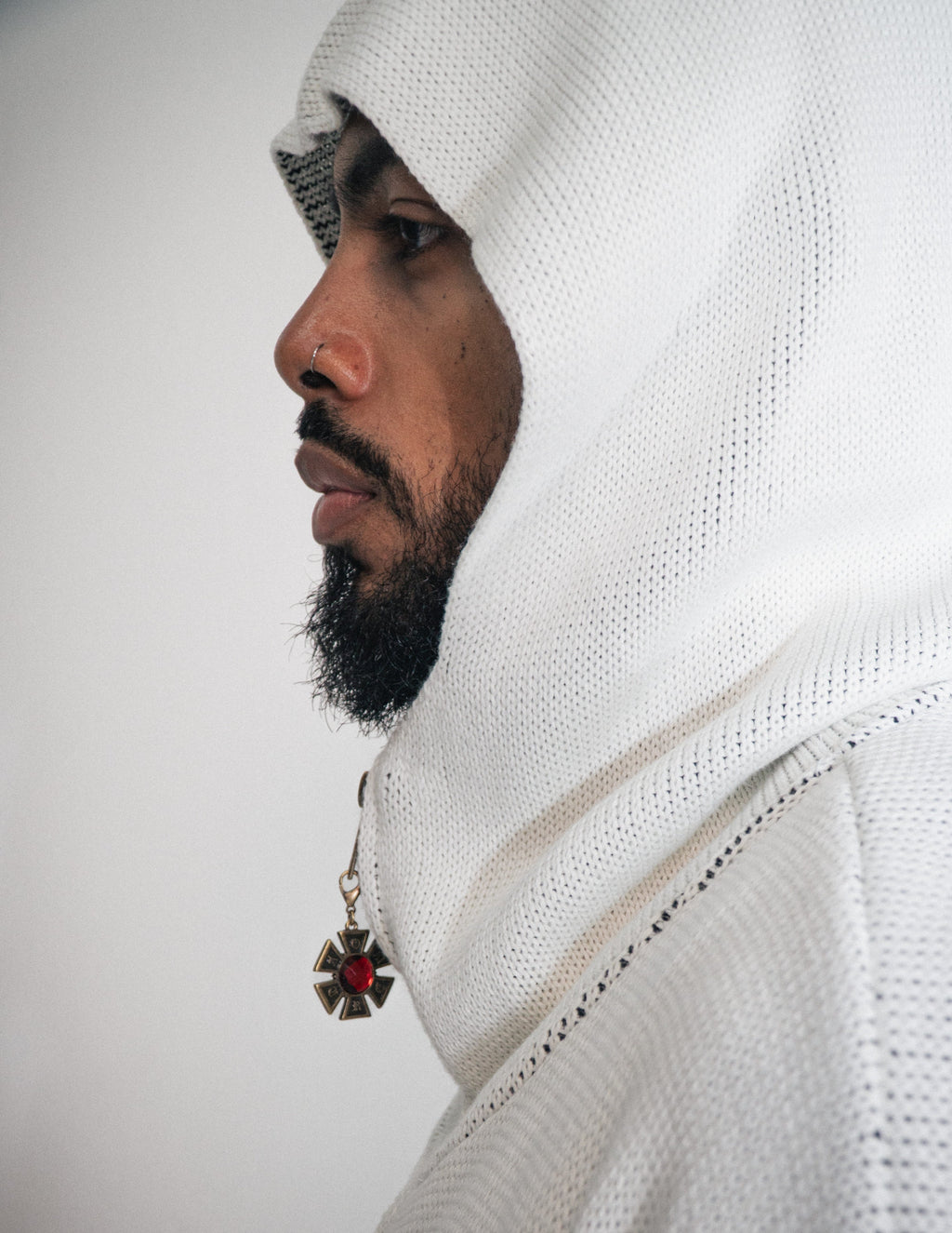 OMERTA WHITE KNITTED ZIP HOODIE